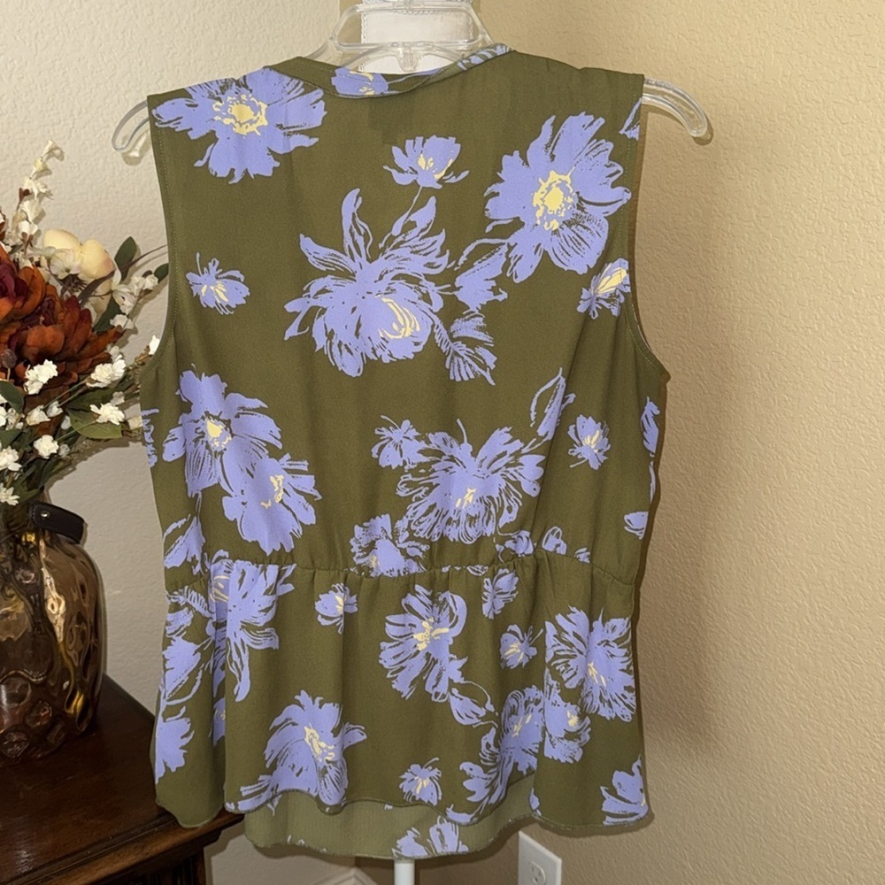 Cabi 4184 Scenic Route Green Floral Peplum Celebrity Tank Top Blouse Medium - Picture 3 of 4